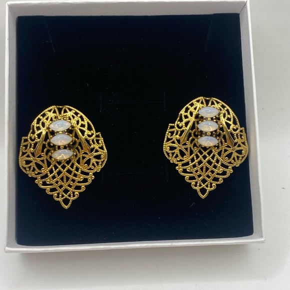 Jewelry - Vintage Filigree Brass Gold Plated Opal Earrings